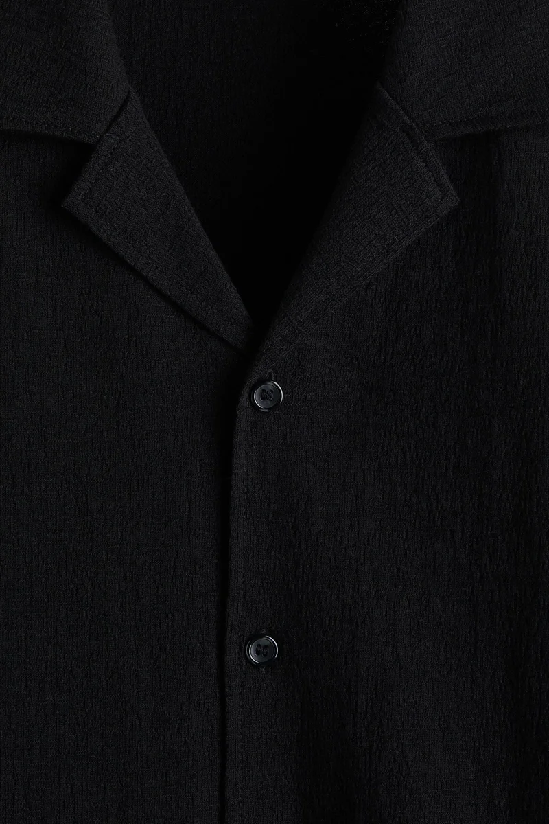 اتش اند ام قميص ريزورت بقصّة عادية